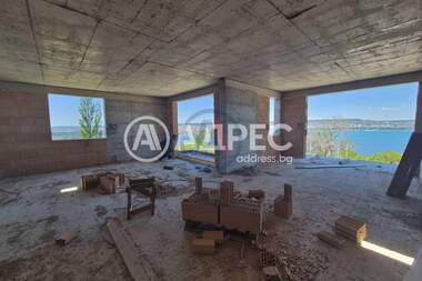 Продажба - Апартамент в Галата,  Варна