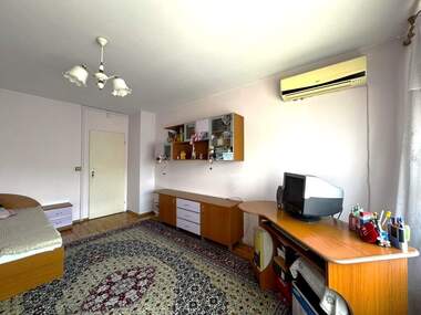 Продажба - Апартамент в Дружба 3,  Русе