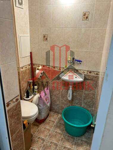 Satış - Dükkan/Ofis/Güzellik salonu/Yer/Diş ofisi olarak Iztok,  Pernik
