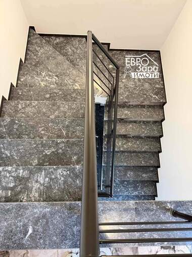 Vânzare - Apartament în Jeleznik-iztok,  Stara Zagora