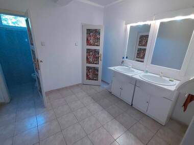 Miete - Büro/Lager/Zahnarztbüro in Mladost-4,  Sovia