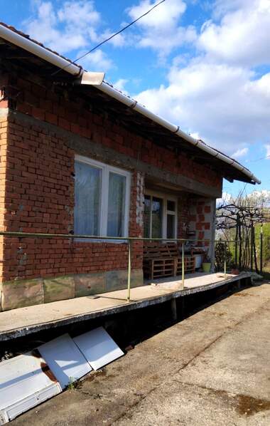 For sale - House in Eremia,  Kiustendil
