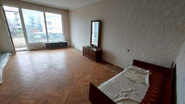 For sale - Apartment in Ovcharski,  Haskovo