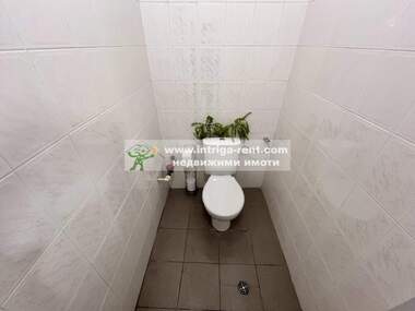 Ενοίκιο - Γραφείο/Κατάστημα/Αποθήκη/Κομμωτήριο σε Дружба 1,  Хасково