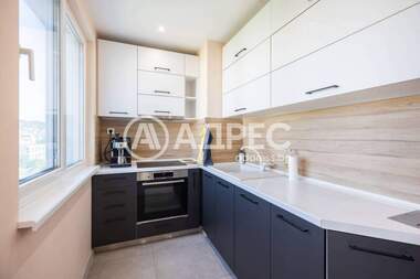 Închiriere - Apartament în Văzrajdane 1,  Varna