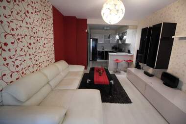Închiriere - Apartament în Văzrajdane,  Burgas