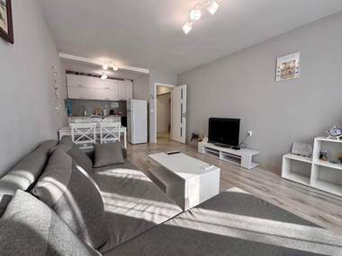 Închiriere - Apartament în Lazur,  Burgas