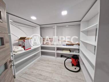 Продажа - Квартира в Левски,  Варна