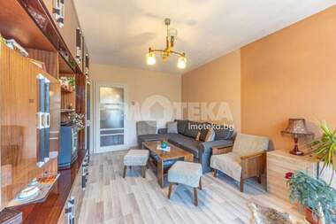 Vânzare - Apartament în Mladost 1,  Varna