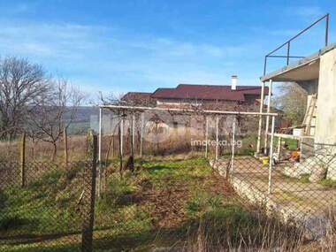 For sale - House in Zdravets,  Varna