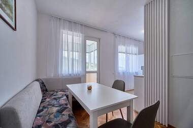 Închiriere - Apartament în Vladislavovo,  Varna