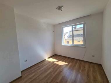 For rent - Apartment in Mladejki halm,  Haskovo