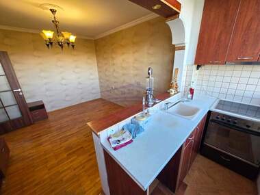 Vânzare - Apartament în Kooperativen  pazar,  Tărgoviștie