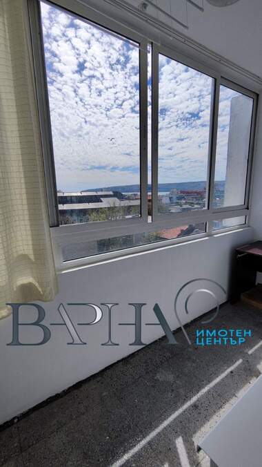 Наем - Апартамент във ВИНС - Червен площад,  Варна