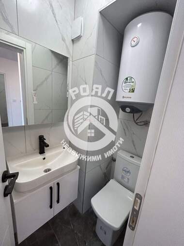 Închiriere - Apartament în Iujen,  Plovdiv