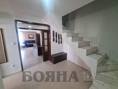 Vânzare - Apartament în Văzrajdane,  Ruse