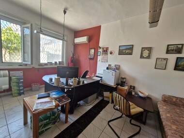 Πώληση - Κατάστημα/Γραφείο/Κομμωτήριο/Οδοντιατρείο σε Център,  Ямбол