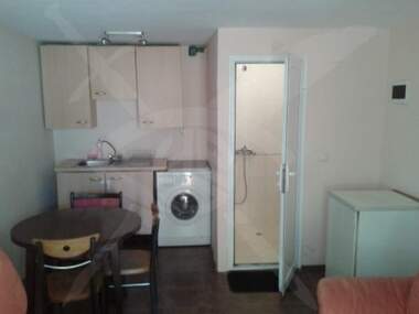 Închiriere - Apartament în Levski,  Varna