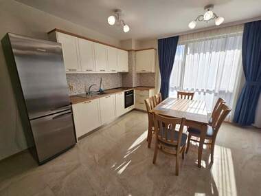 Închiriere - Apartament în Hristo Smirnenski,  Plovdiv