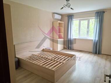 Kira - Apartman olarak Vazrajdane 4,  Varna