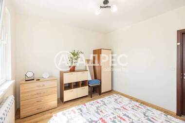 Închiriere - Apartament în Văzrajdane 1,  Varna