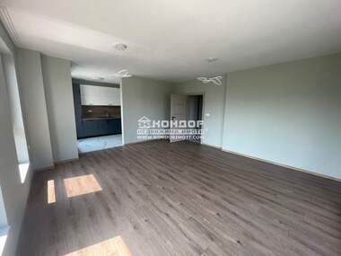 Vânzare - Apartament în Hristo Smirnenski,  Plovdiv