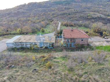 Vânzare - Spațiu industrial în Gorna Oriahovița,  Veliko Tărnovo