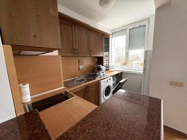 Închiriere - Apartament în Lazur,  Burgas
