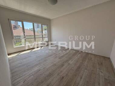 For rent - Office in Sportna zala,  Varna