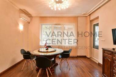 Vânzare - Apartament în Center,  Varna