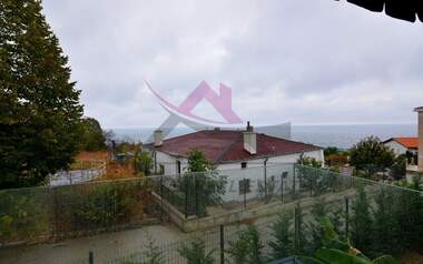 Kira - Ev olarak Kabakum,  Varna