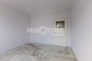 Продажа - Квартира в Младост 1,  Варна