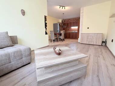 Închiriere - Apartament în Lazur,  Burgas