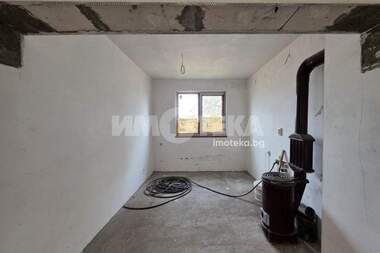 For sale - House in Voluiak,  Sofia