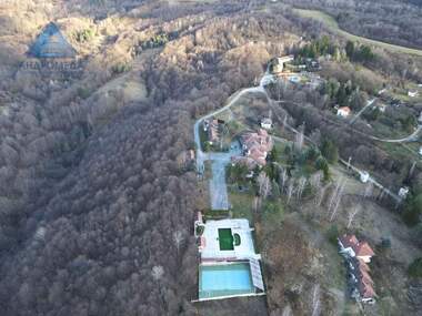 Vânzare - Hotel în Aprilți,  Lovece