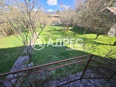 For sale - House in Govedarci,  Sofia Oblast