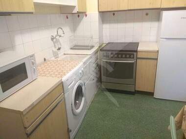 Închiriere - Apartament în Levski,  Varna