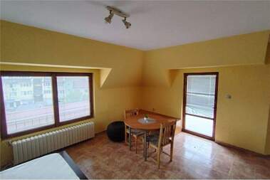 Închiriere - Apartament în Hășove,  Ruse