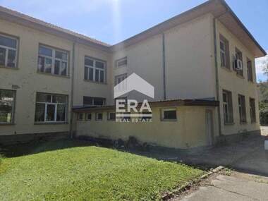 For sale - Warehouse in Promishlena zona - Iztok,  Lovech