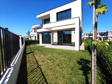 Kira - Ev olarak Sarafovo,  Burgas