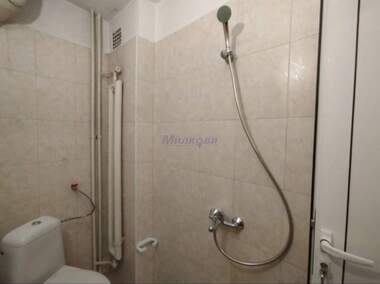 Închiriere - Apartament în Văzrajdane,  Ruse