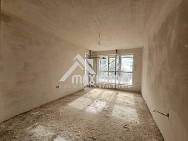 Продажба - Апартамент в Младост 2,  Варна