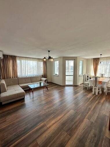 Închiriere - Apartament în Kărșiaka,  Plovdiv
