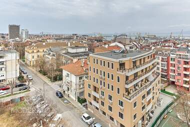 Vânzare - Apartament în Văzrajdane,  Burgas