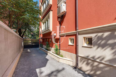 Kira - Apartman olarak Oborishte,  Sofia