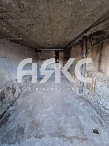 Продажба - Етаж от къща в Левски,  София