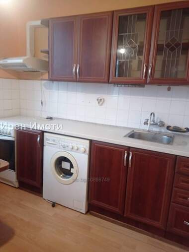 Vânzare - Apartament în Iztok,  Iambol