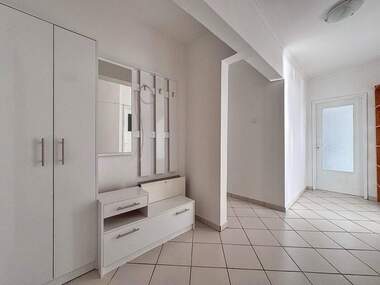 Închiriere - Apartament în Sarafovo,  Burgas