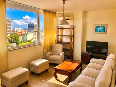 Închiriere - Apartament în Văzrajdane,  Burgas