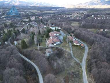 Vânzare - Hotel în Aprilți,  Lovece
